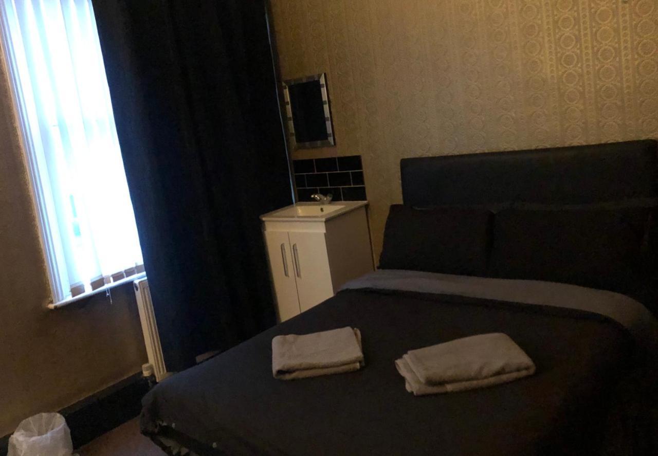 The Imperial Hotel Уорингтън Екстериор снимка